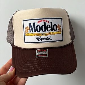 Modelo Patch Trucker Hat